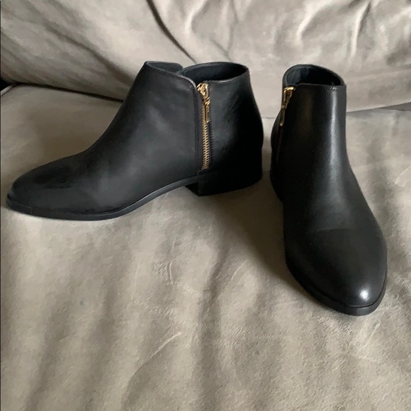 Nisolo Lana Ankle Boot 6 - Picture 3 of 4